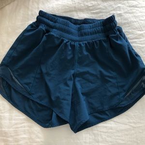 Lululemon Hotty Hot teal running shorts
